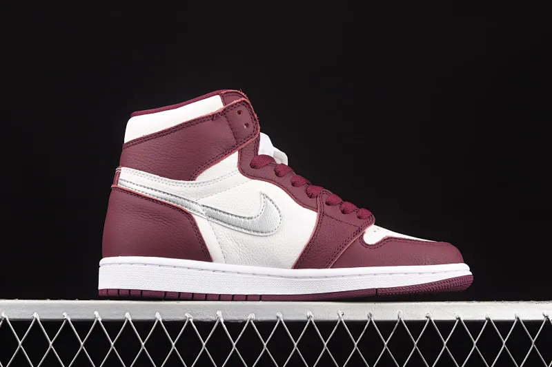All categories Air Jordan Jordan series basketball shoes Air Jordan 1 High pure original version Air Jordan 1 Retro High OG "Bordeaux" AJ1 Joe 1 Bordeaux burgundy high-top basketball shoes 555088-611